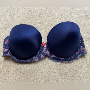 SOLD 🥳 Strapless VS Pink Push-up Bra